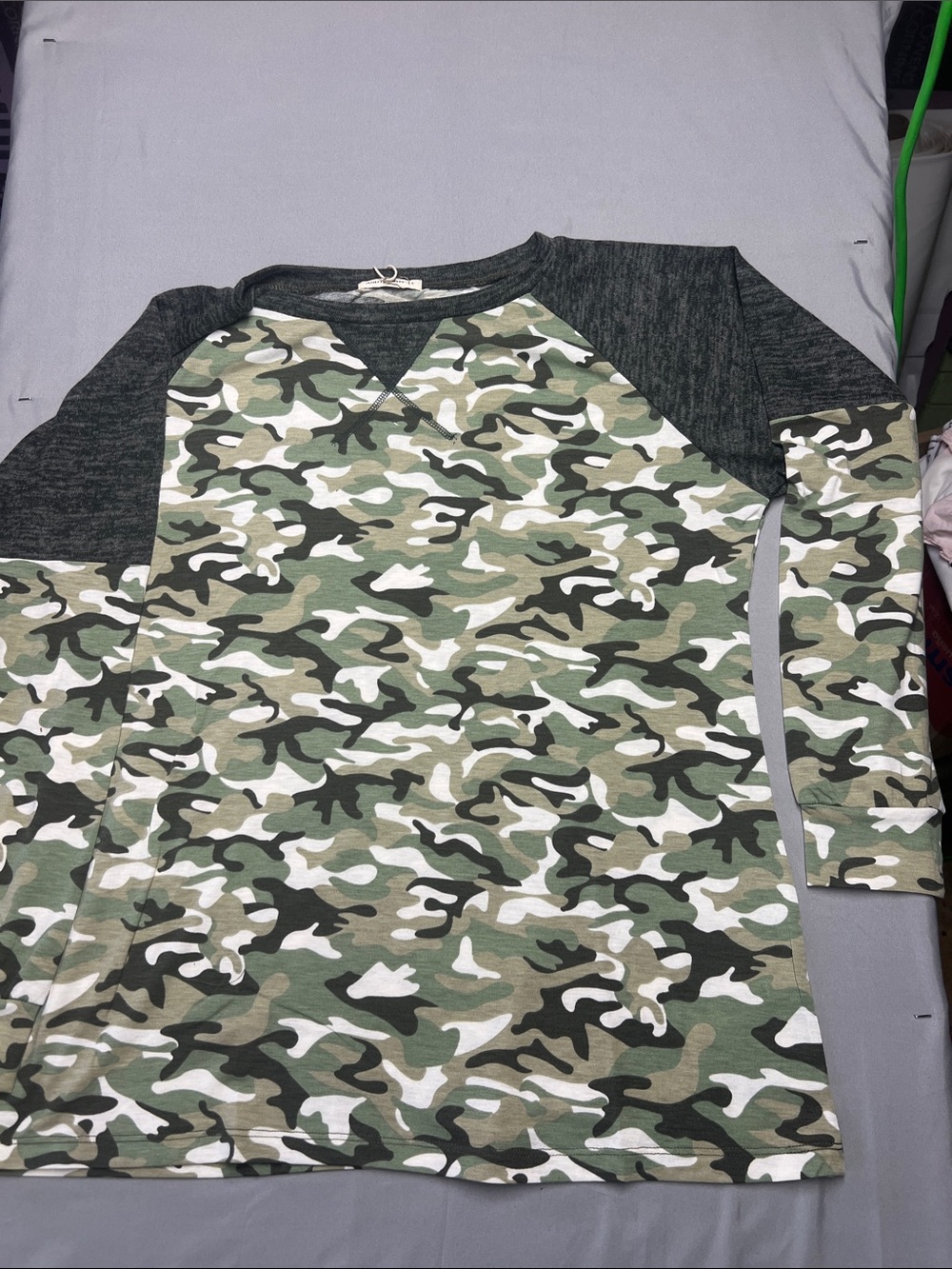 ANDTHEWHY Los Angeles Camo Raglan Long Sleeve Top Green Grey ATW10677 NEW